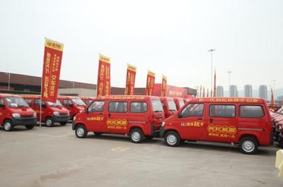 大業(yè)務(wù),上汽通用五菱重慶工廠一次性交付1000臺(tái)五菱之光